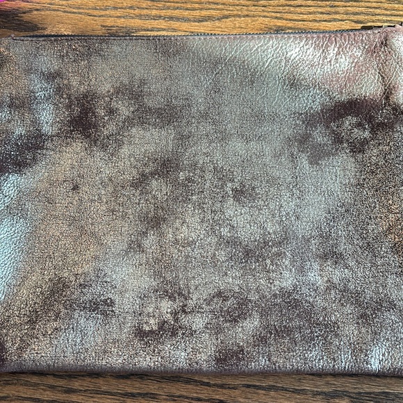 TOTEM Metallic evil eye leather clutch - Picture 4 of 5